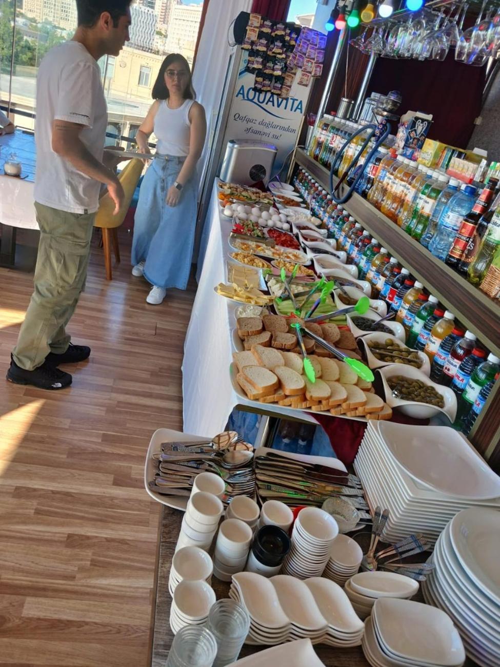 Avi Hotel Баку Екстер'єр фото