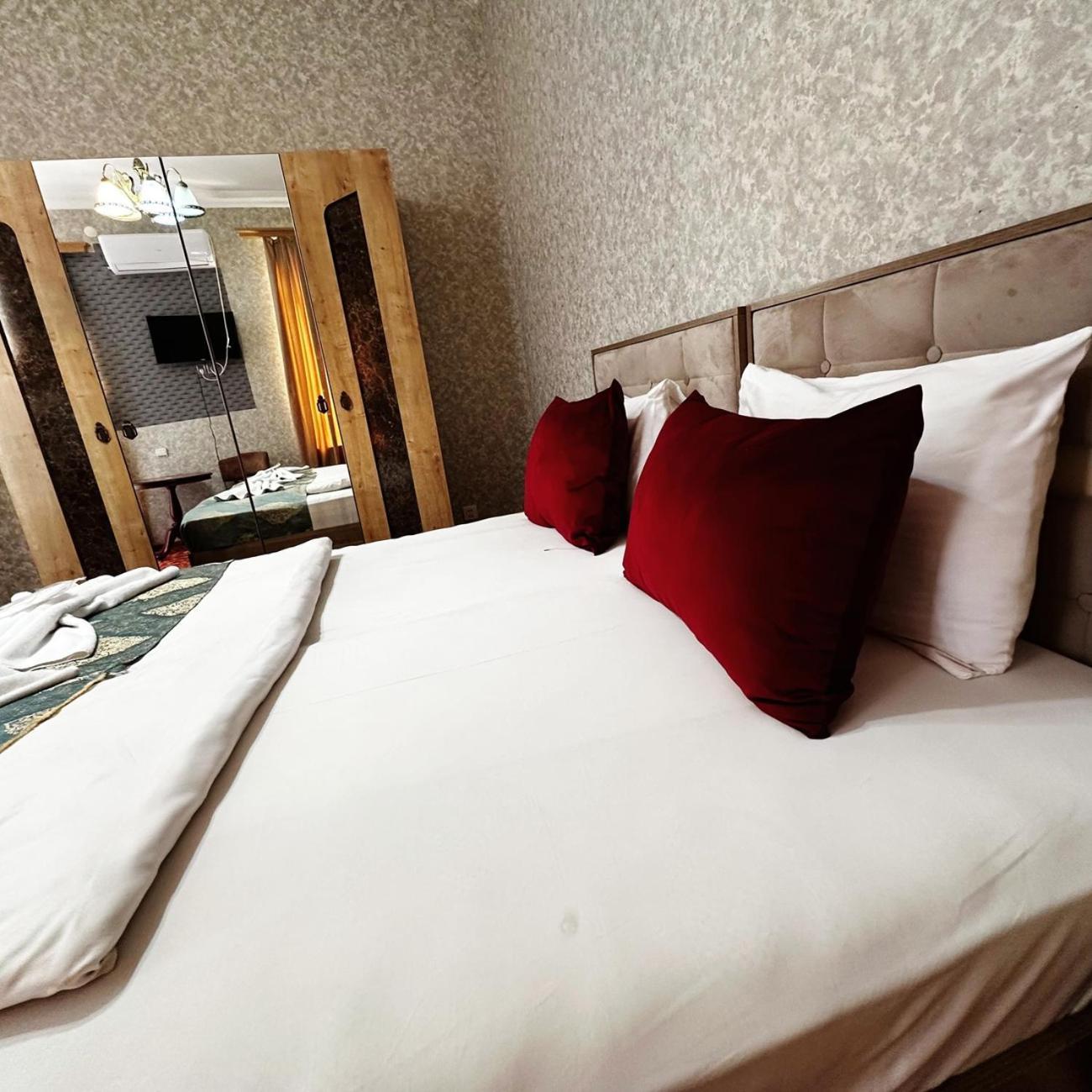 Avi Hotel Баку Екстер'єр фото