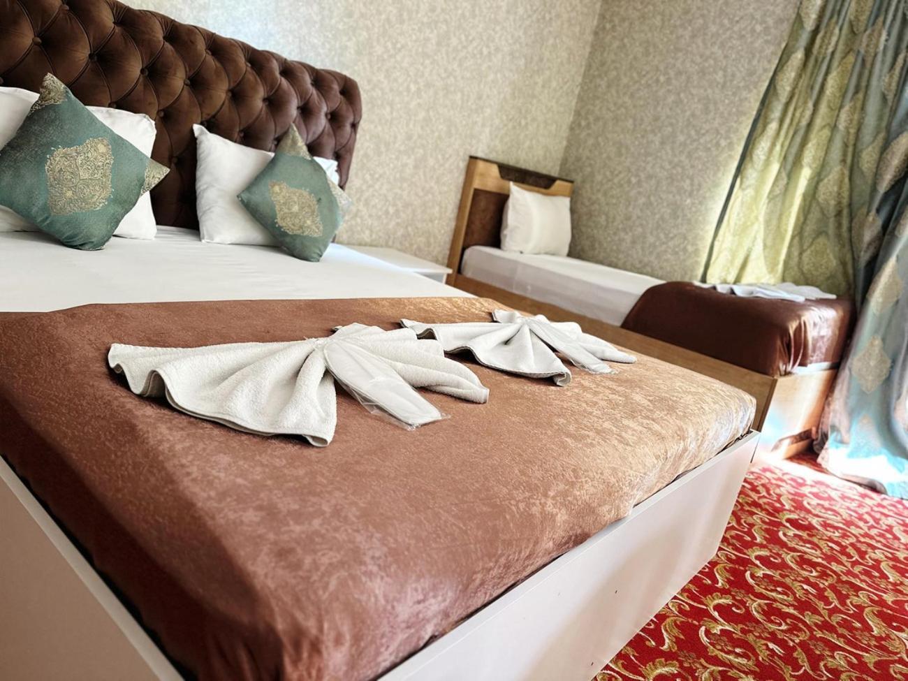 Avi Hotel Баку Екстер'єр фото