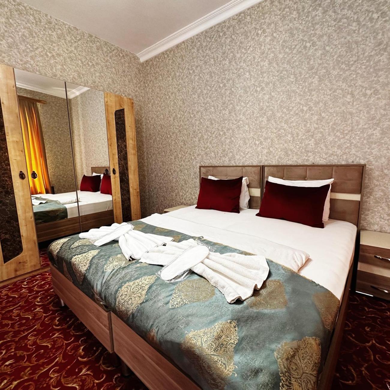 Avi Hotel Баку Екстер'єр фото