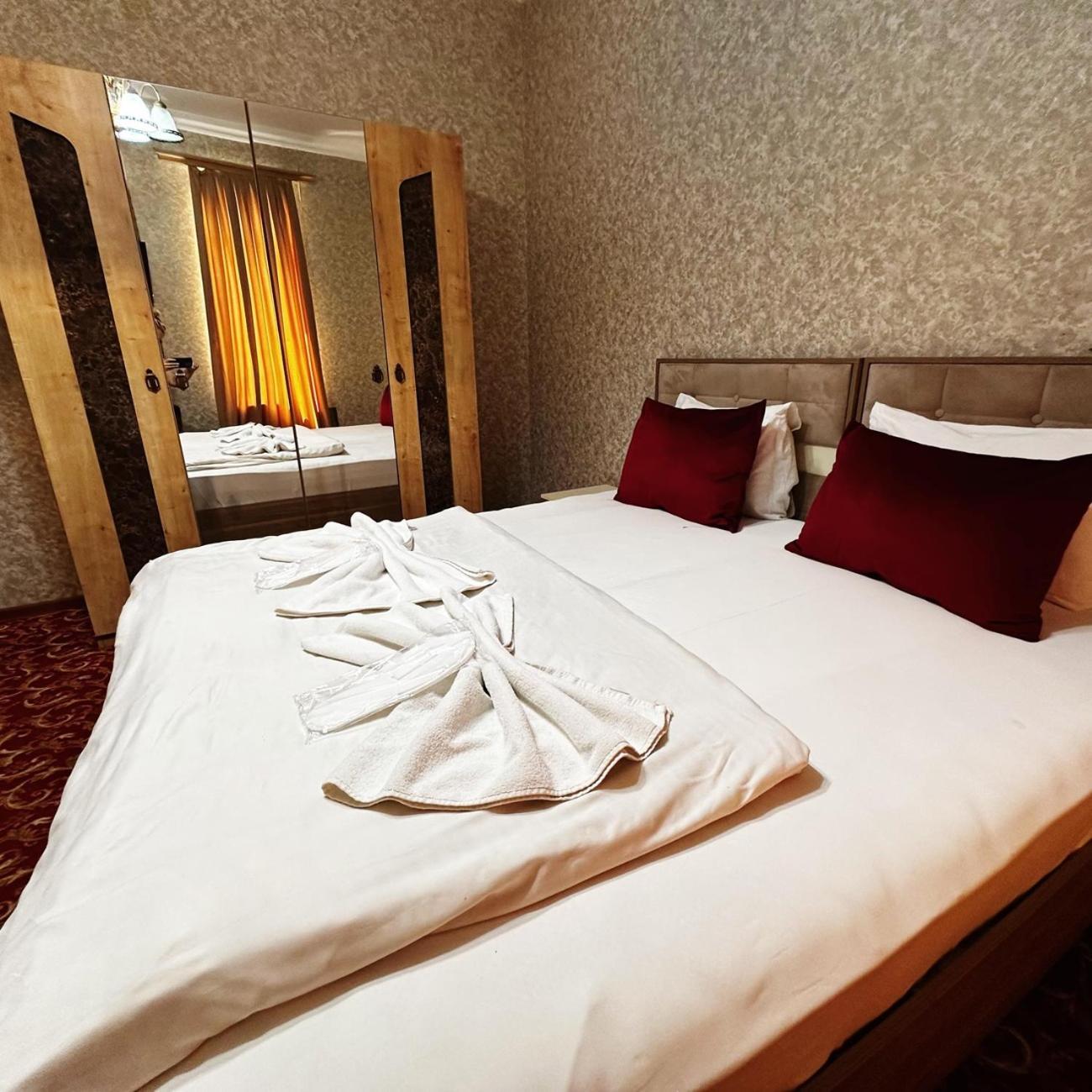 Avi Hotel Баку Екстер'єр фото