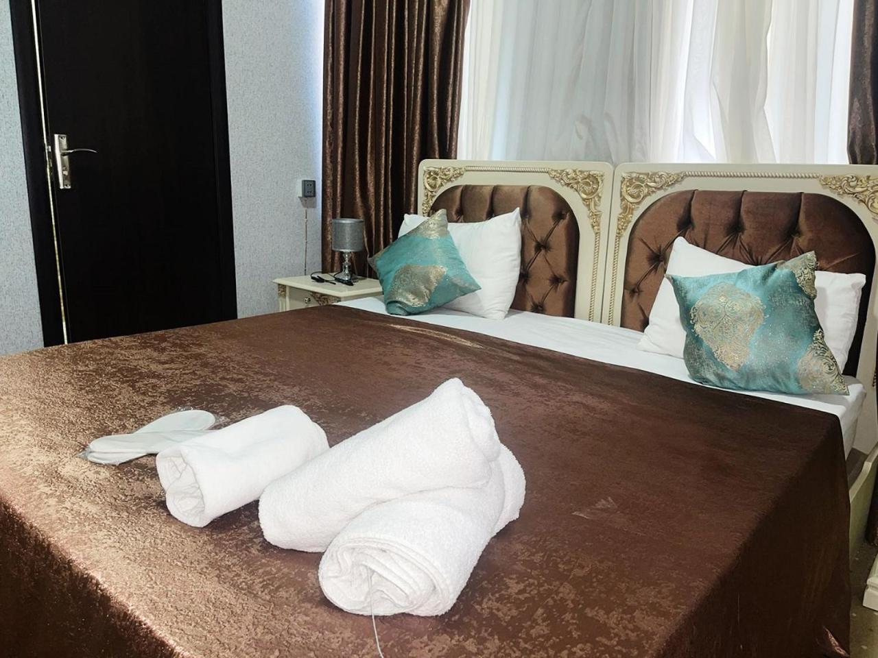 Avi Hotel Баку Екстер'єр фото